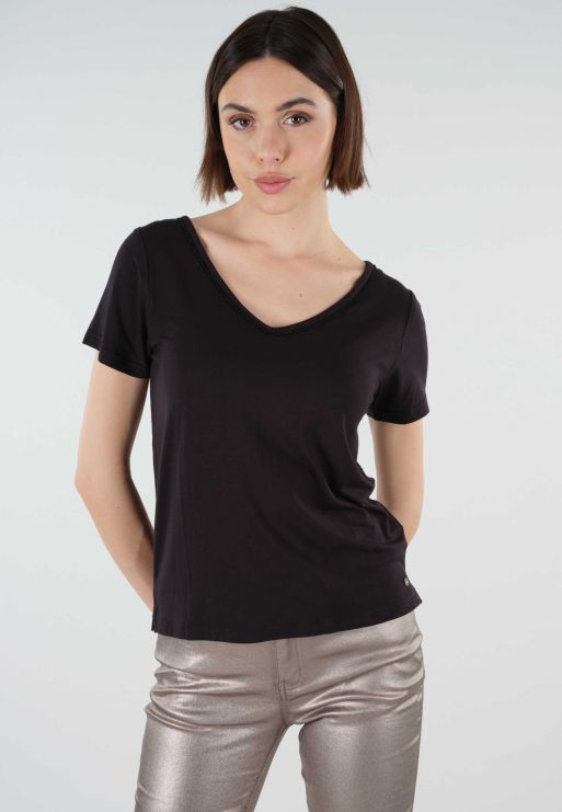 Deeluxe Casa V-Neck T-Shirt in Black