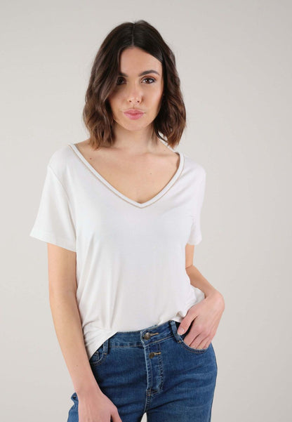 Deeluxe Casa V-Neck T-Shirt in Off White