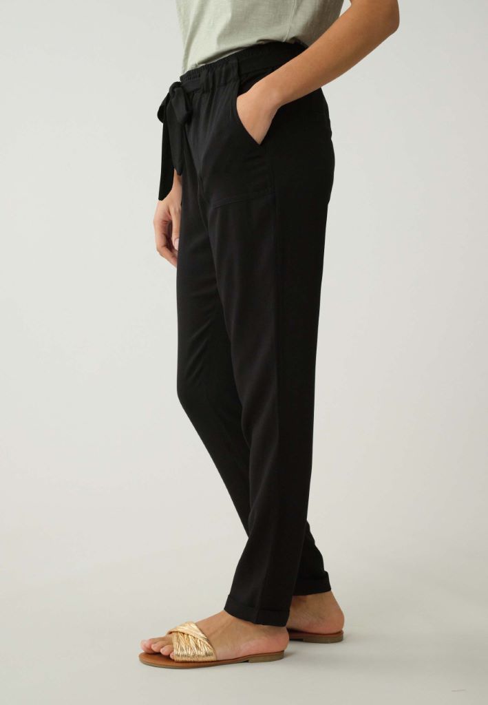 Elida Relaxed Pant in Black