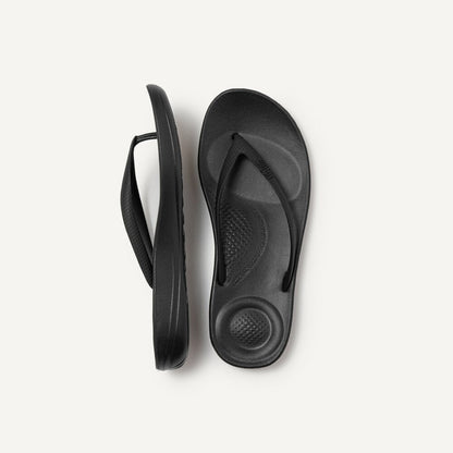 iQushion Ergonomic Flip Flops in Black
