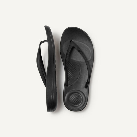 iQushion Ergonomic Flip Flops in Black