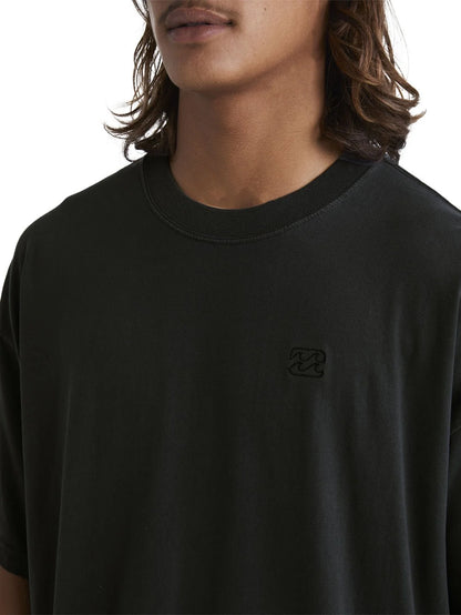 OG Wave Wash SS Tee in Washed Black