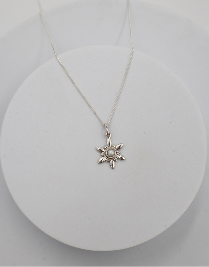 Sterling Silver Pearl Flower on 45cm Fine Chain