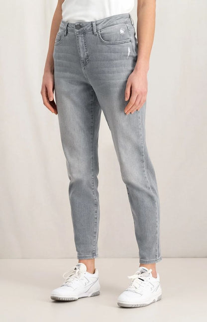 Boyfriend Jeans in Light Grey Denim